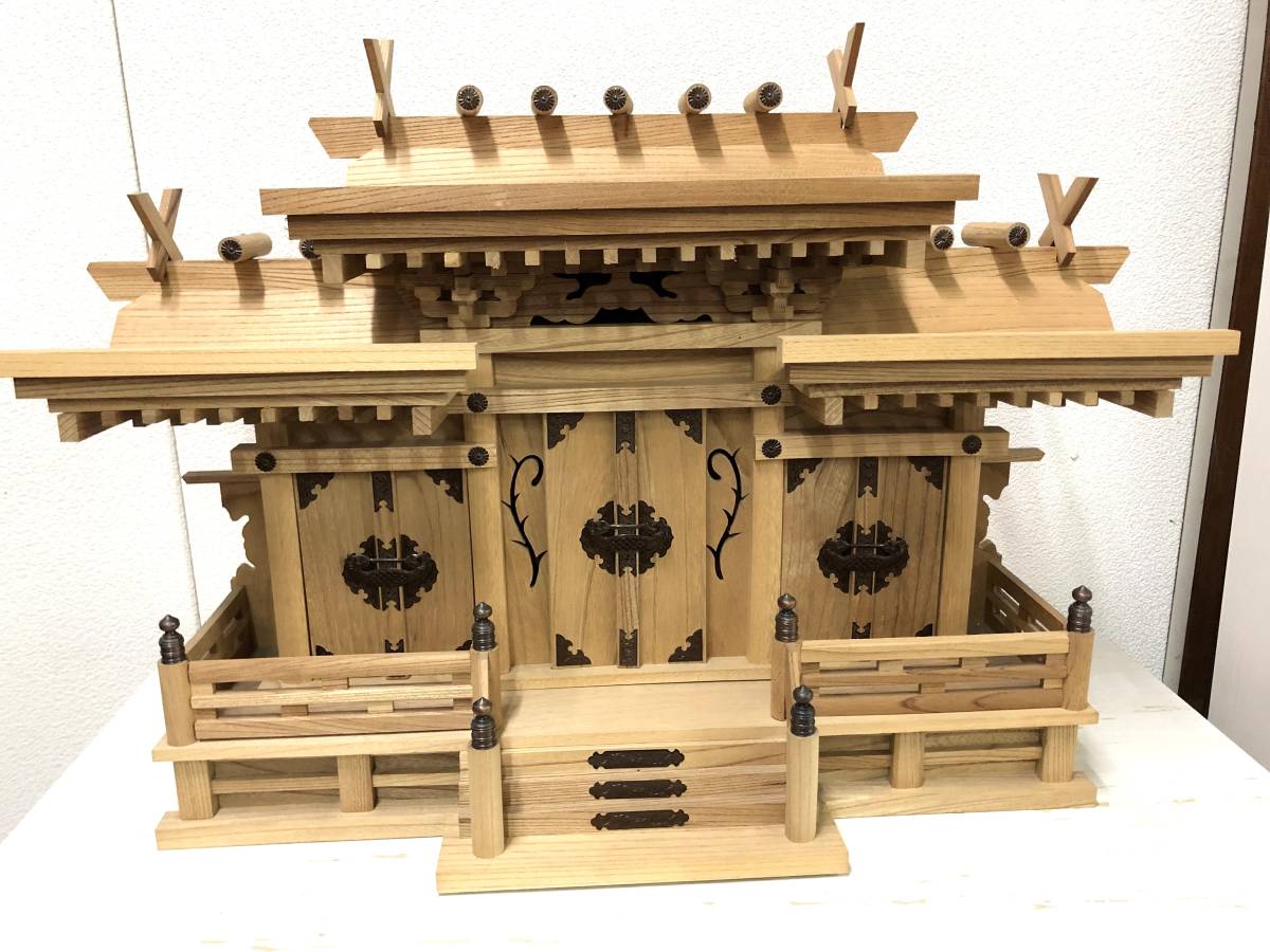 手作り高級神棚☆銘木本けやき 木目が美しい 近隣は配送無料 手作り高級神棚☆銘木本けやき 木目が美しい 近隣は配送無料