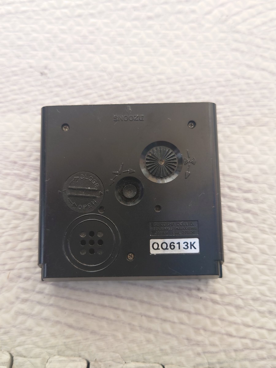 【難あり】SEIKO 置時計 QQ613 コンパクト ミニ セイコー 置き時計 レトロ 黒 ブラックの画像3