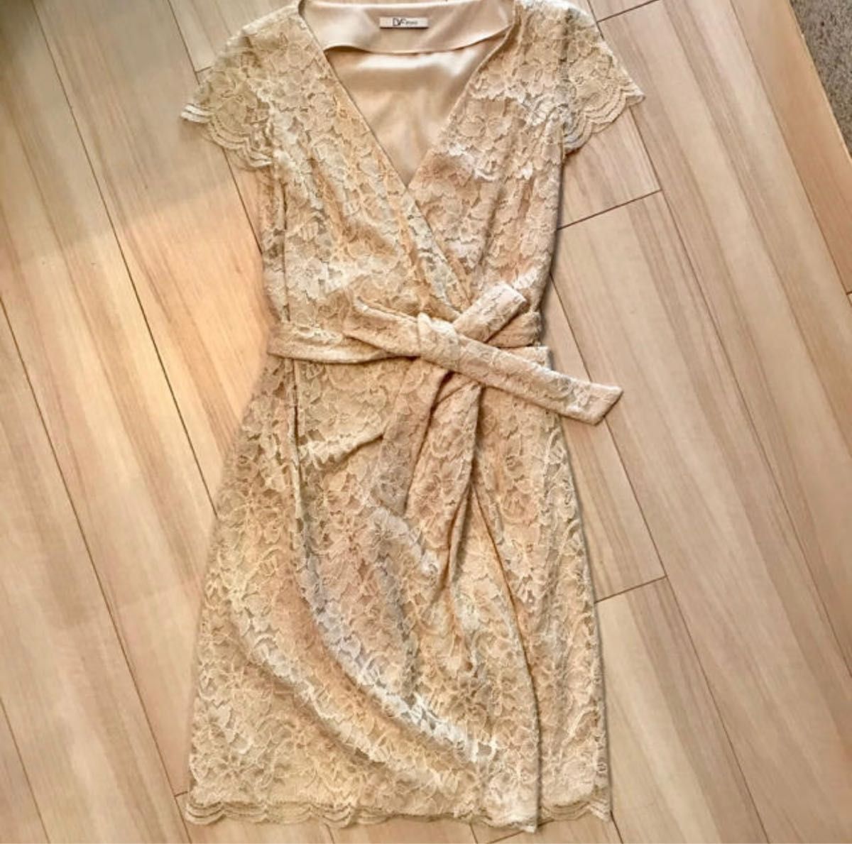 【美品】DVF ダイアンフォンファステンバーグ 総レースラップワンピース