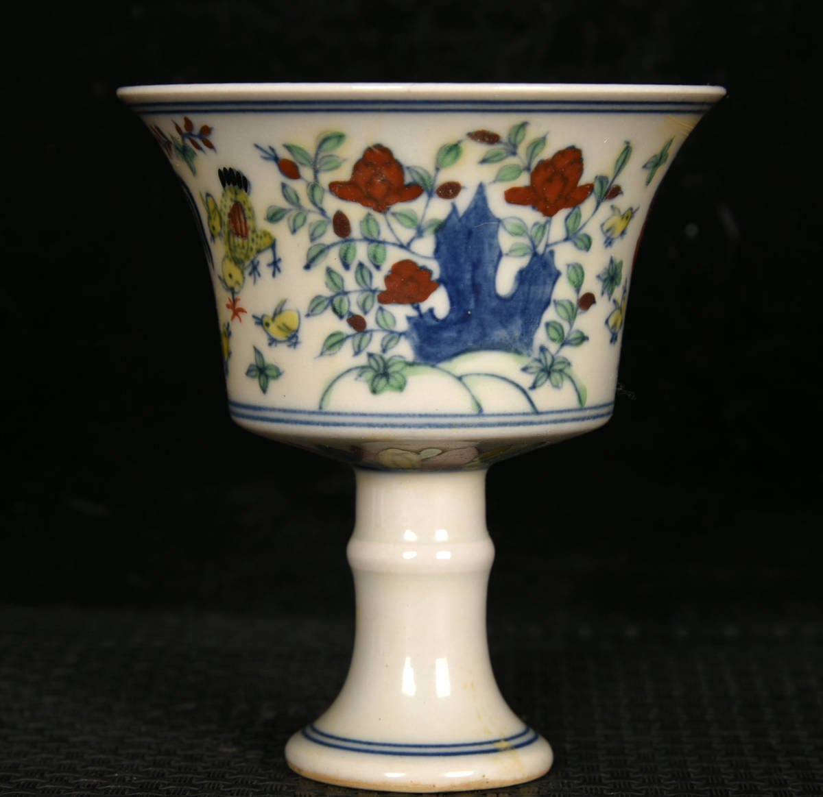 多寶屋】NY141□迫力珍品 大明成化年製款 闘彩の紅胎鶏図紋折腰高足杯2