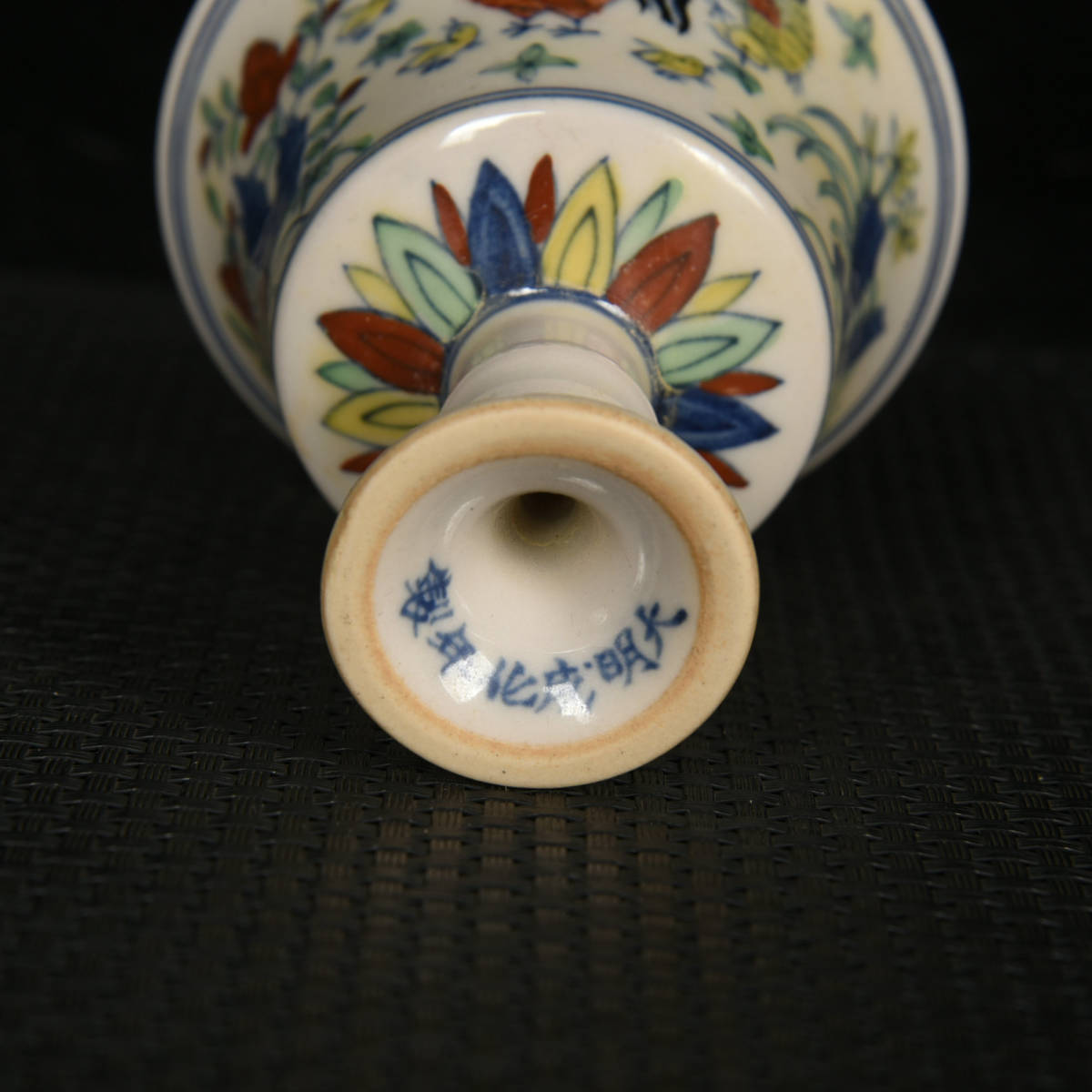 多寶屋】NY141□迫力珍品 大明成化年製款 闘彩の紅胎鶏図紋折腰高足杯2