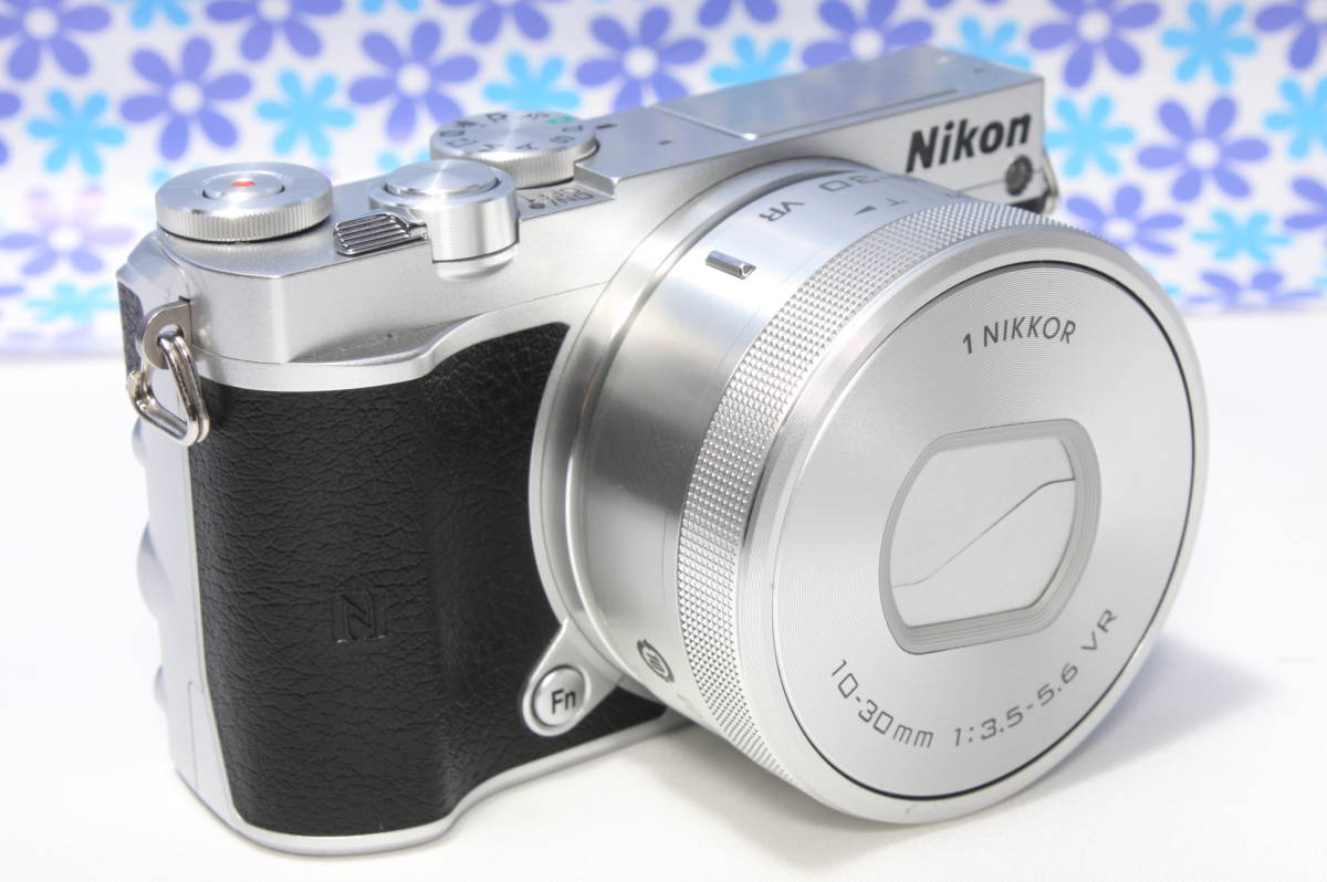 極上美品★Wi-Fi内蔵★ニコン Nikon 1 J5 パワーズームレンズキット★高画質★送料無料★_画像4