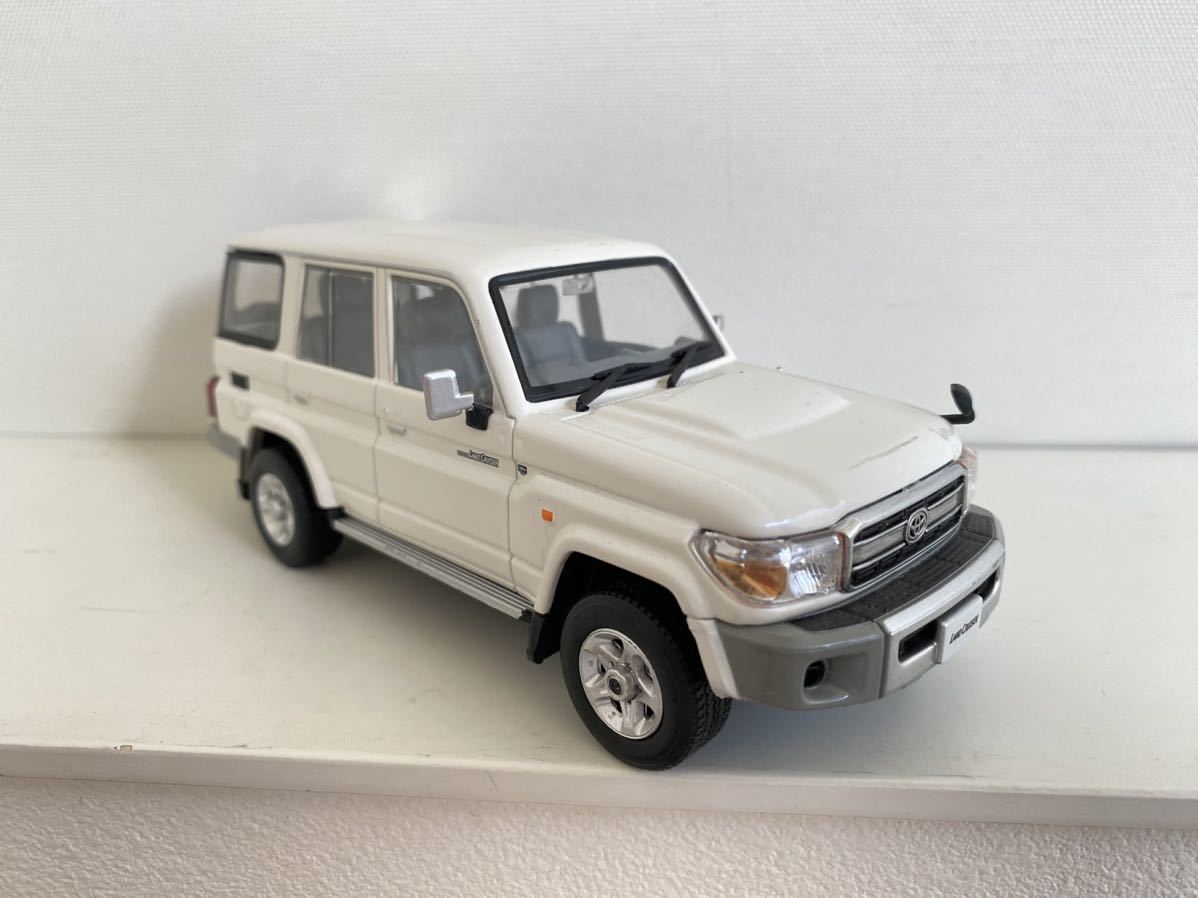 ★送料込み★ランドクルーザー 70 ミニカー トヨタ 1/30 カラーサンプル 058 ホワイト 色見本 非売品 TOYOTA ランクル_画像5