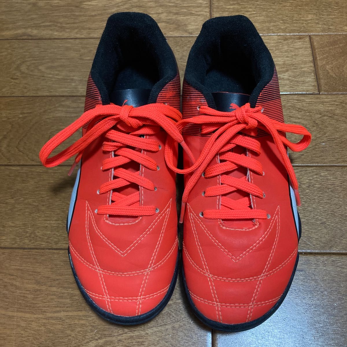 サッカートレーニングシューズ　puma 22cm