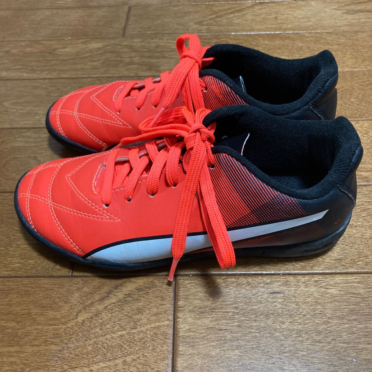 サッカートレーニングシューズ　puma 22cm