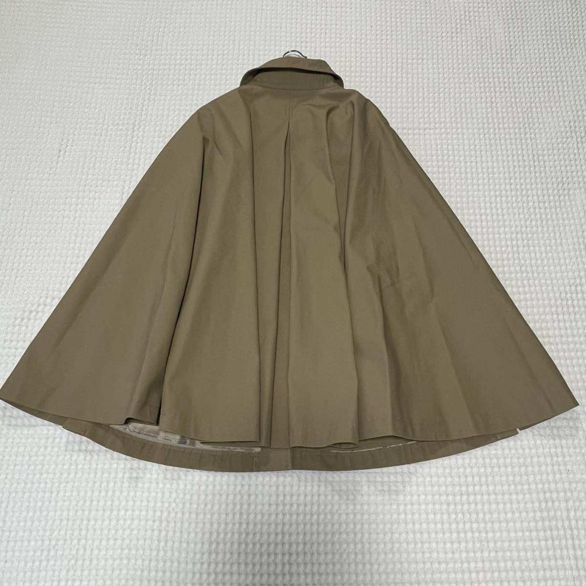 Heve トレンチケープコート ヘイヴ 完売品 トレンチコート Heve トレンチケープコート ヘイヴ 完売品 トレンチコート