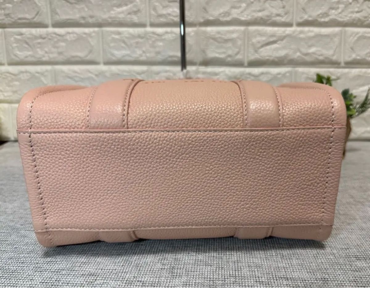 新品MARC JACOBSザ レザー トート バッグ ミディアムサイズローズ