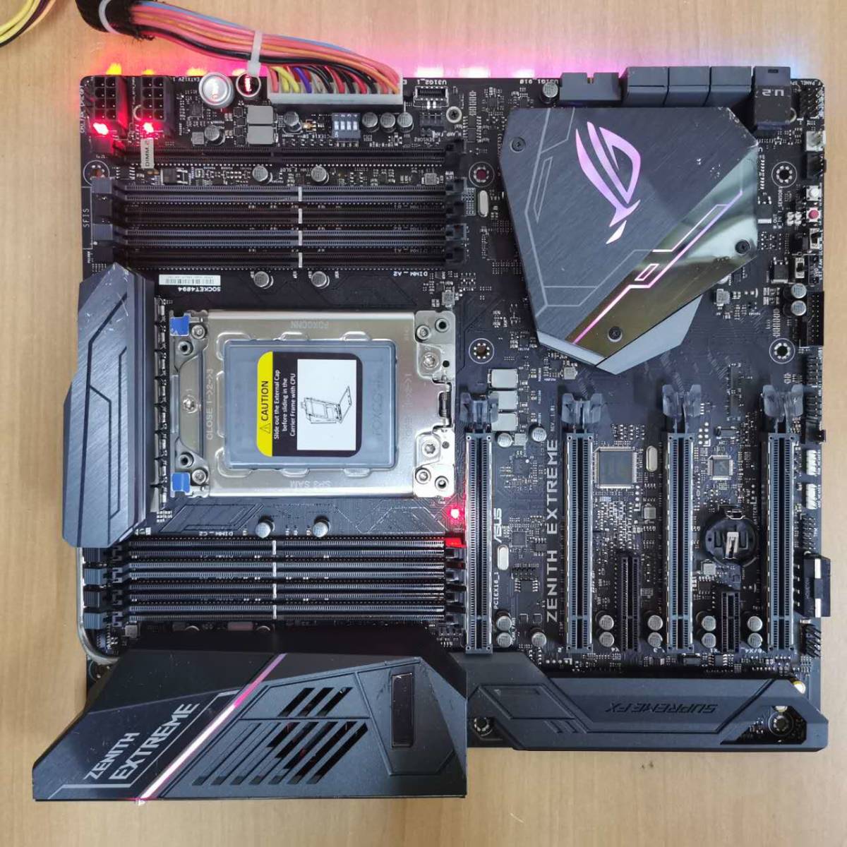 入荷中 ROG ASUS ZENITH 2950X☆通電☆ジャンク☆現状渡し