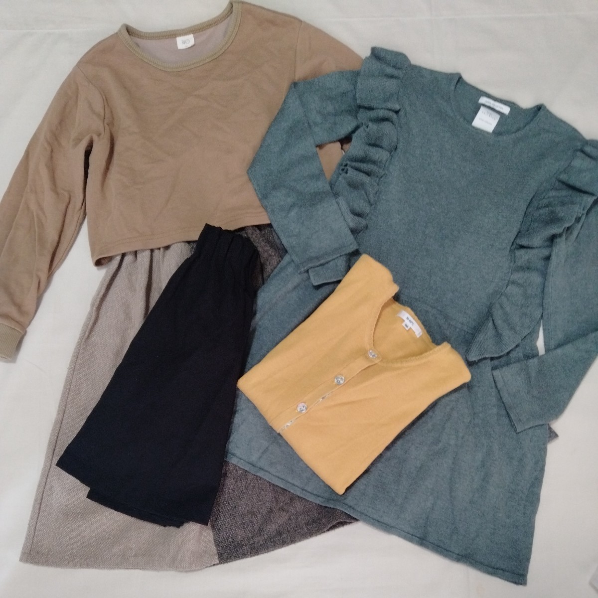 +WX64 まとめ 4枚 セット 福袋 女子 130 SHIPS GLOBAL WORK ZARA Rio ワンピース リバティ カーディガン ショートパンツ アースカラー_画像1