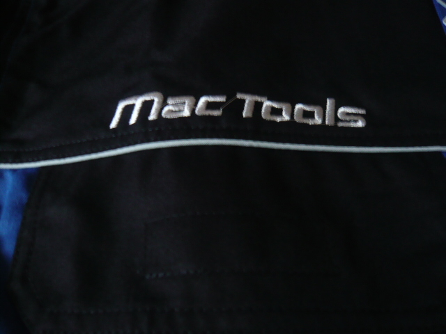 ☆Mａｃ Tools☆マックツール☆つなぎ☆前右胸ロゴロゴ刺繍/左前脇腹ロゴワッペン☆オールインワン☆4Lサイズ☆ブルー/ブラック☆新品☆_画像3