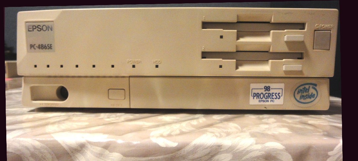 EPSON PC-486SE2 486SX-25MHz/MEM 1.6MB/HDD 無し/FDD２基＆FM音源OK/清掃メンテ済み コンパクトモデル_外装は綺麗です。クリーニング済