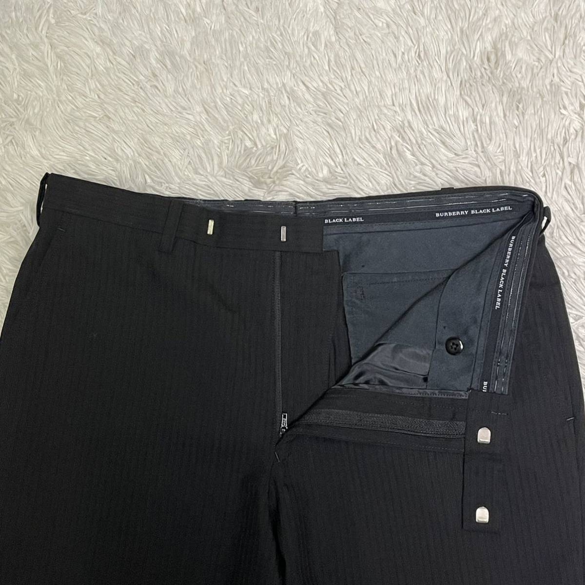 海外 正規品】 未使用級!! バーバリーブラックレーベル【裏地で魅せる
