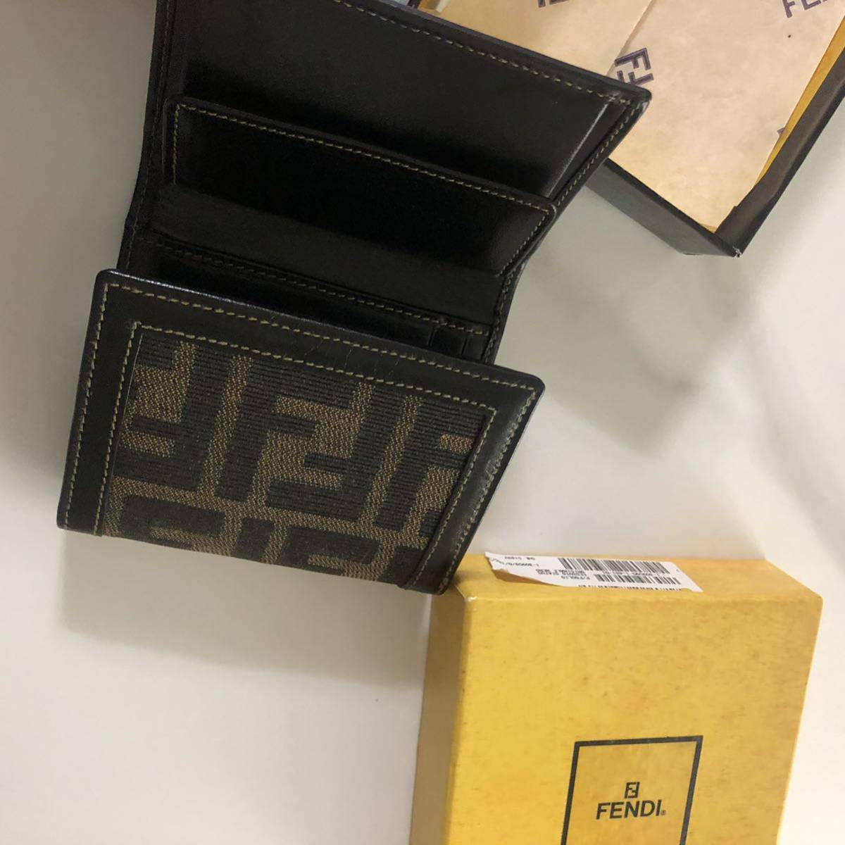 ◆◆◆FENDI 二つ折り財布 小銭入れ フェンディ 正規品　超美品_画像6