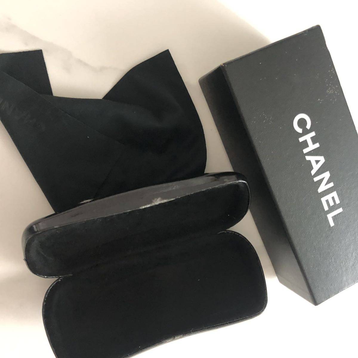 *** Chanel sunglasses case glasses .. regular goods use impression equipped 