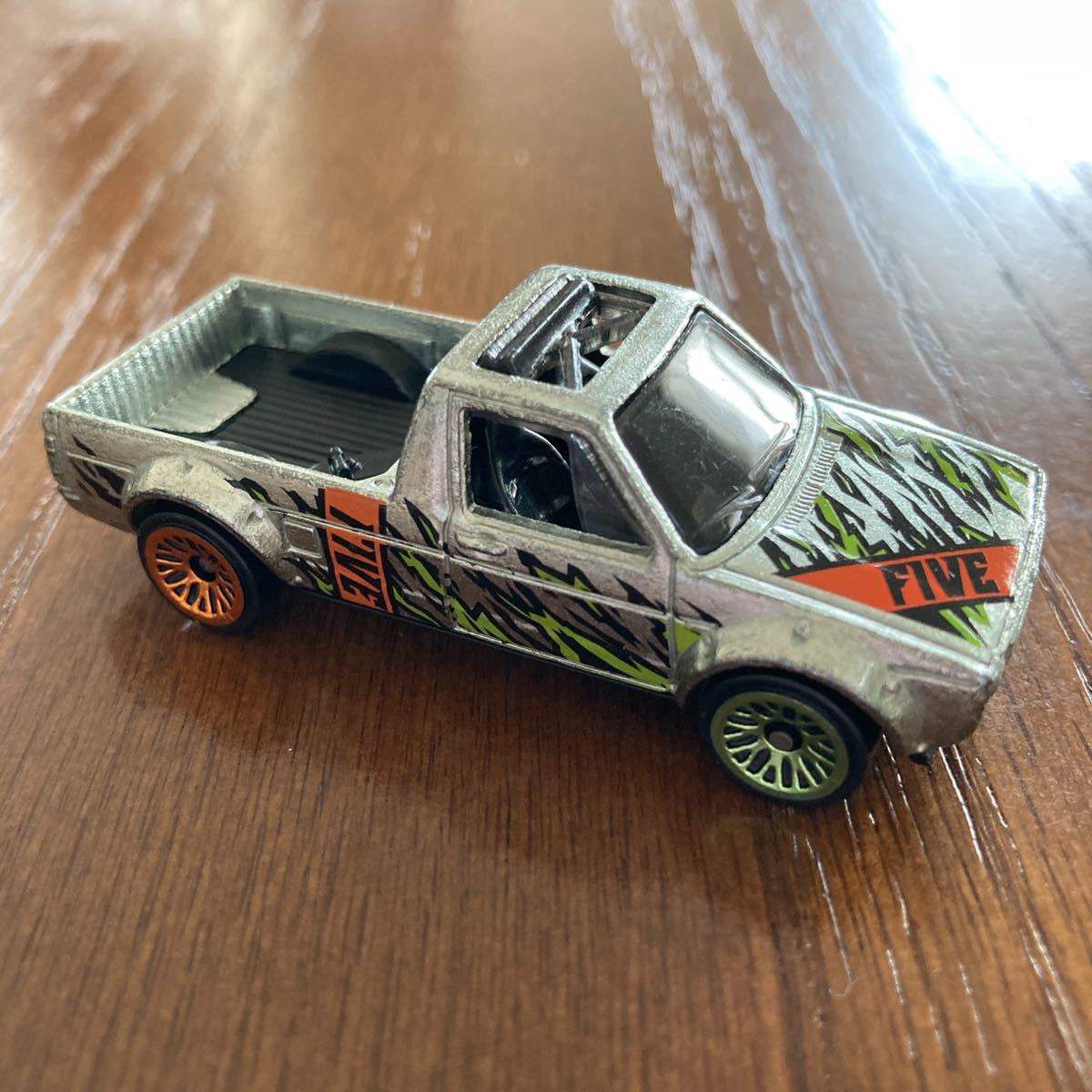 ホットウィール Hot Wheels ミステリーモデル Volkswagen Caddy フォルクスワーゲン キャディ 未開封_画像2