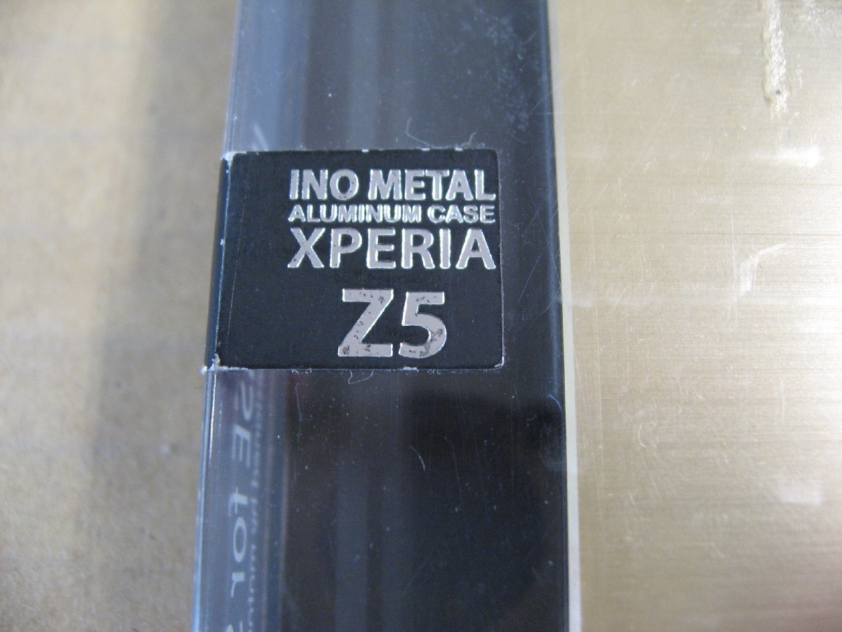 UI Xperia Z5用　INO METAL CASE ゴールドブラック INOXPZ5GDBK ドコモ Xperia Z5 SO-01H au Xperia Z5 SOV32 ソフトバンク Xperia Z5 501_画像2