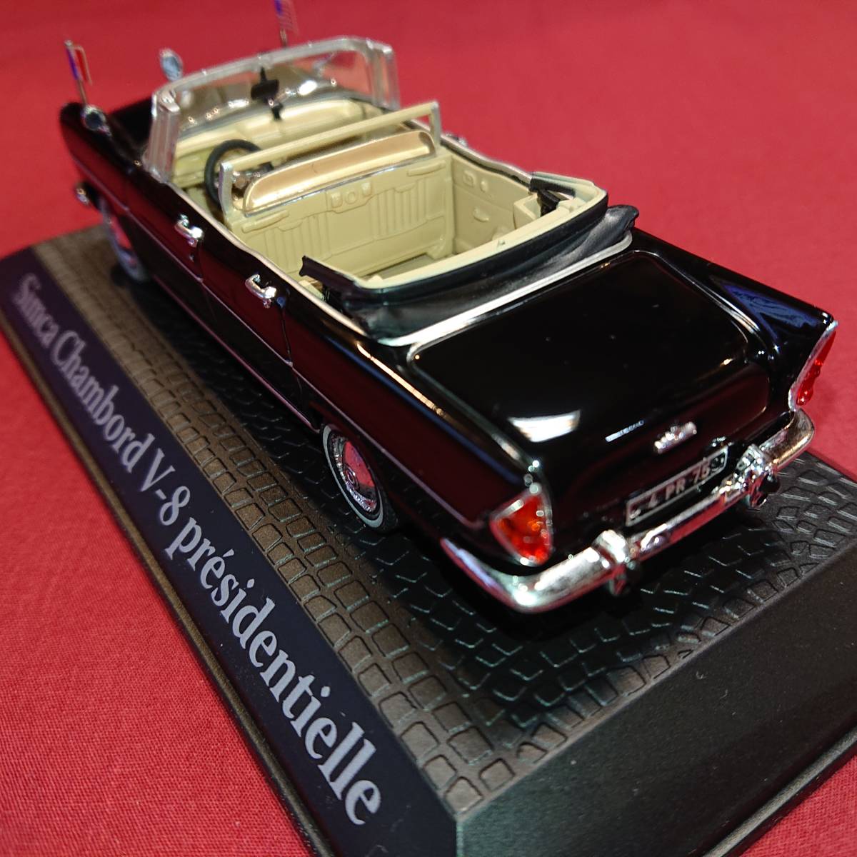 【中古/美品】1/43 Norev「シムカ シャンボール V-8 フランス大統領専用車 黒」_画像4