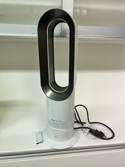 贅沢屋の □2019年製 美品 ダイソン dyson AM09 Hot＋Cool セラミック