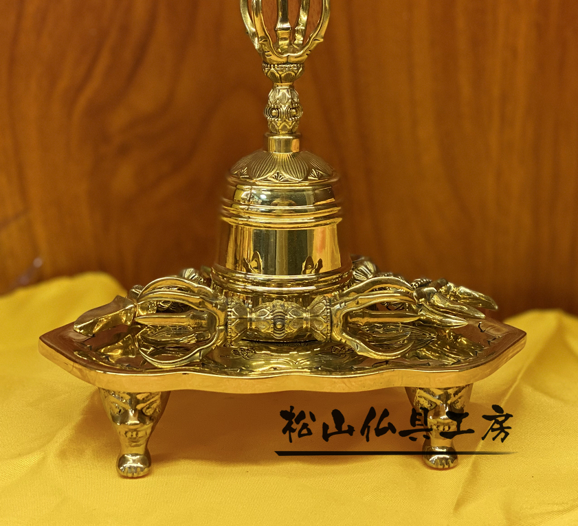 [ Matsuyama Buddhist altar fittings atelier exhibition ].. law . front . brass made gold Gou bell / gold Gou record /.../ three ../.../ 5 point set 