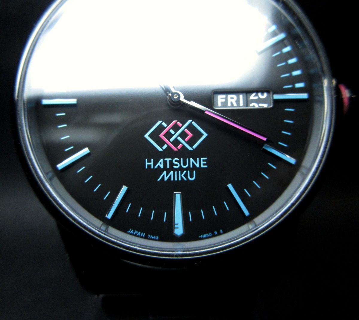 定価55,000円 限定 初音ミク × SEIKO セイコー 15th Anniversary ウオッチ 腕時計 ステンレススチール_画像3
