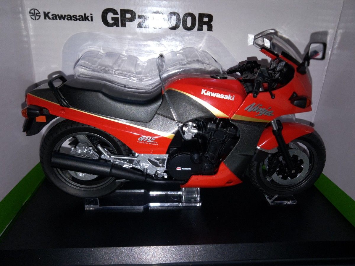 KAWASAKI、GPz900