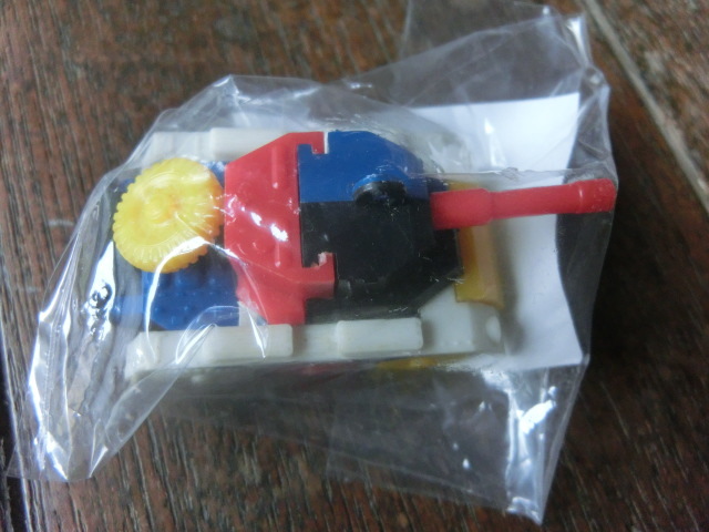  Mini puzzle tank junk ( Showa Retro cheap sweets dagashi shop extra 
