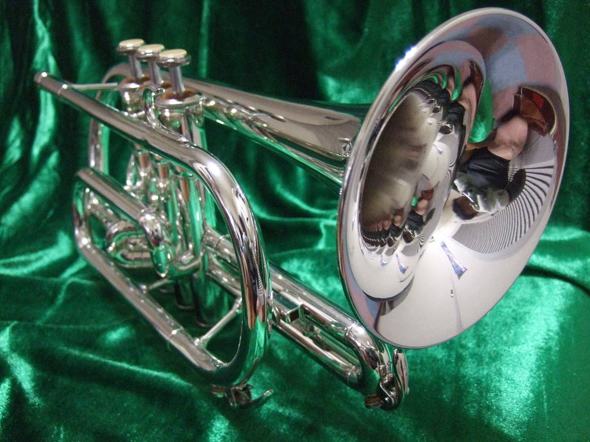 ★YAMAHA YCR-335S インペリアル　コルネット　中古美品　凹みあり_楽器全体的にキレイです。