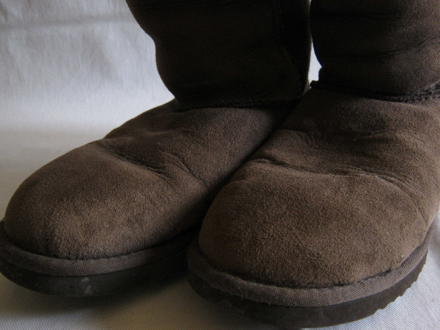 ★中古品 箱無 ハワイで購入 UGG アグ CLASSIC TALL 5815 ムートンブーツ ロングブーツ W8 25cm チョコレートブラウン レディース 女性用★_画像5