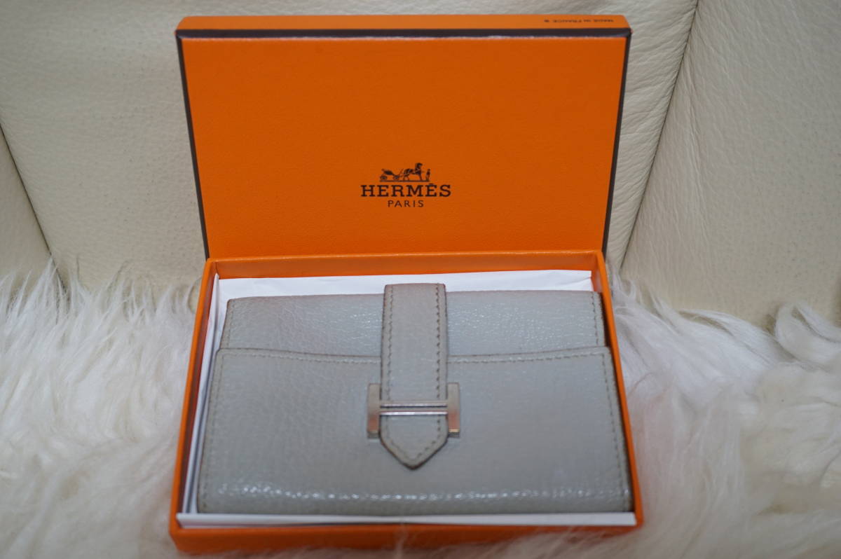 HERMES エルメスの シェーブル素材 4連タイプの レザー キーケース