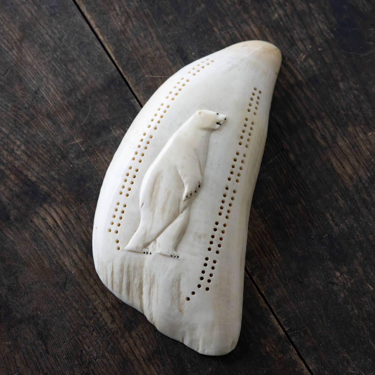 イヌイット 白熊 オブジェ 置物 鯨歯 鯨 歯 牙 海獣 彫刻 飾り アラスカ 民芸_画像1