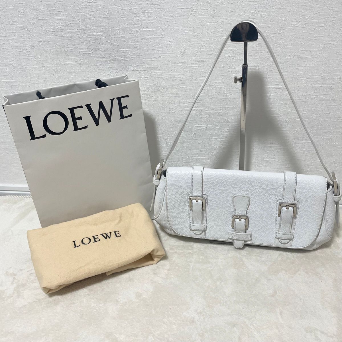 ロエベ LOEWE レザー ワンショルダーバッグ センダ ホワイト シルバーロゴ