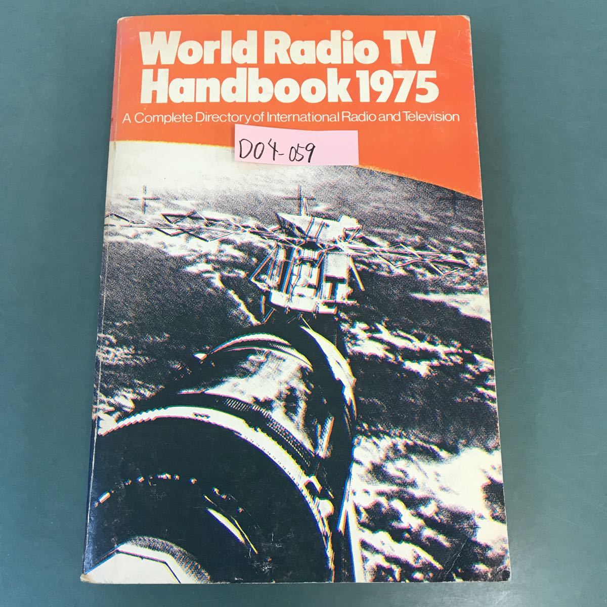洋書、外国語書籍 D04-059 World Radio TV Handbook 1975