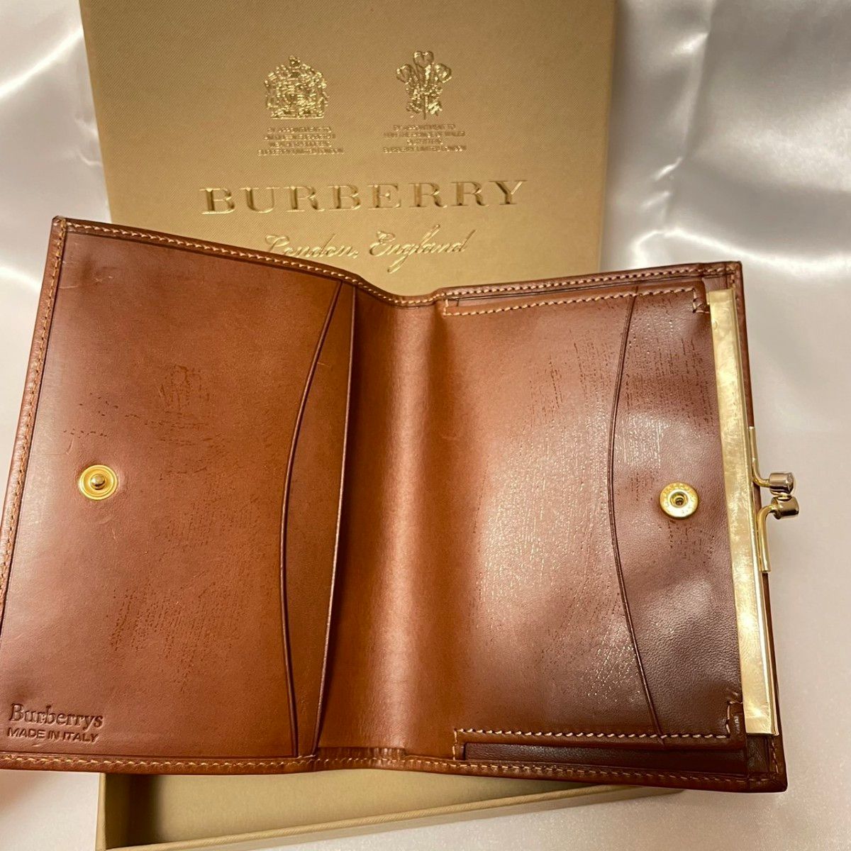 超美品】BURBERRY 二つ折り財布 レザー チェック柄 ブランドウォレット