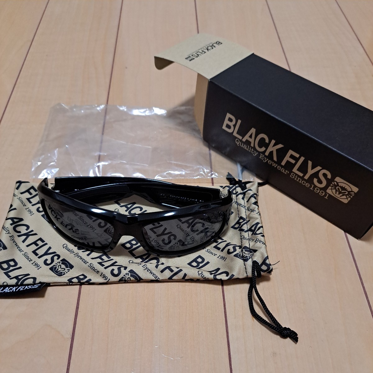 (ほぼ新品)サングラス　BLACK FLYS FLY BOBY_画像1