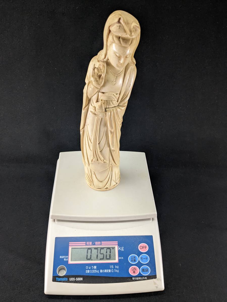 牙彫刻 象牙風 観音菩薩立像 細密彫刻 白材 重量約0.75kg オブジェ　（ｃ-13）_画像9