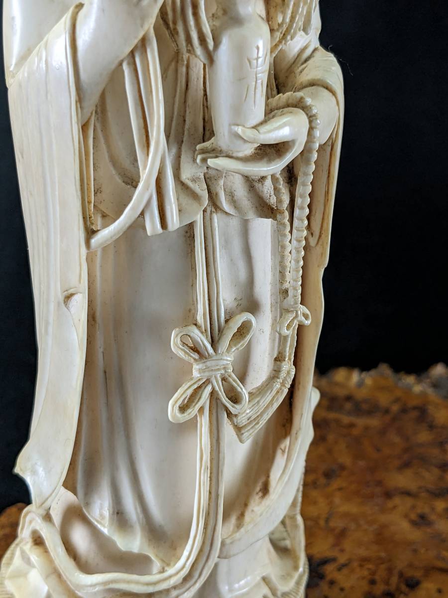 牙彫刻 象牙風 仏像 観音立像 細密彫刻 白材 重量約1.475kg オブジェ　（21-8-1）_画像4