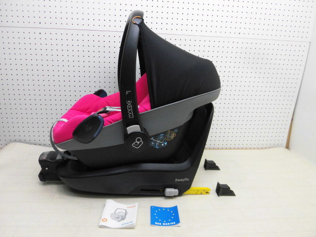 ♪・ISOFIX・マキシコシ ペブル PebbleベビーシートとISOFIX ファミリーフィックスのセット★即決の場合送料無料★ 管理1013-24_目立ったダメージ少なく美品に近いクラス