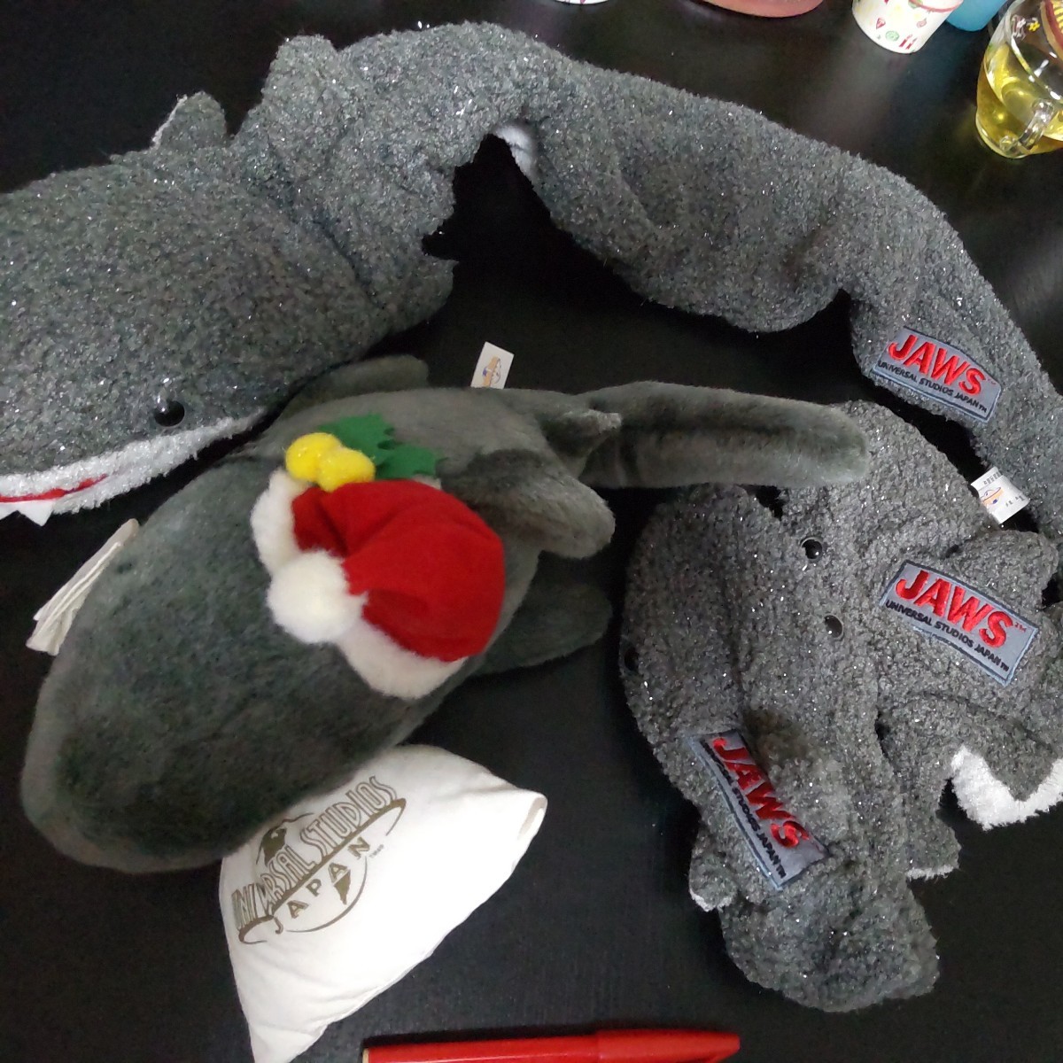 2310 USJ ジョーズ JAWS クリスマスサンタぬいぐるみ+マフラー 2310 USJ ジョーズ JAWS クリスマスサンタぬいぐるみ+マフラー