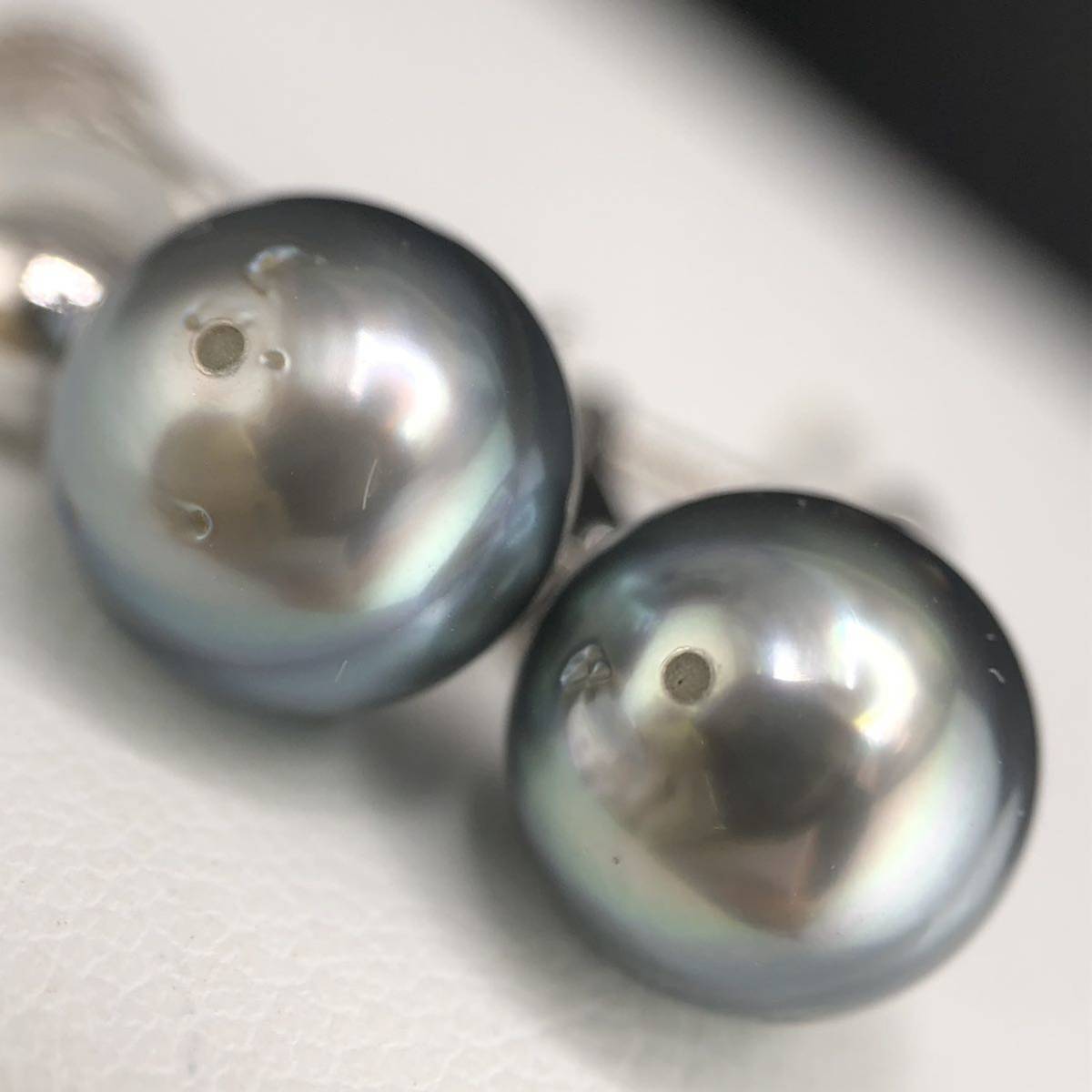 E10-4654 【2点SET☆箱付き】黒蝶パールネックレス&イヤリング 8.0mm~10.25mm 42cm 45.0g 9.5mm 3.6g K14WG (黒蝶真珠 Pearl SILVER )_画像5