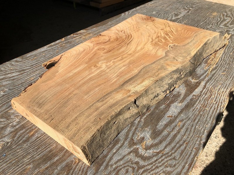 【EA326B】欅 588×～340×37㎜ 極上杢 一枚板 材料 天然木 無垢材 乾燥材 銘木 材木 木工 DIY 希少材《銘木登屋》_画像5
