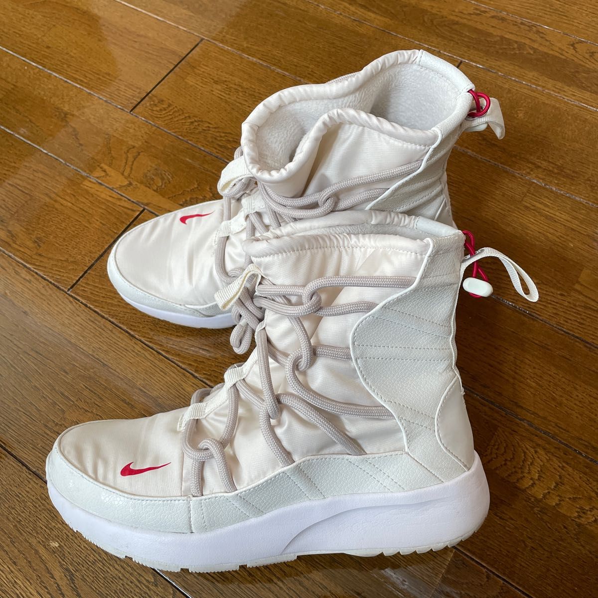 18000円【NIKE】ナイキ US8(25cm)【ホワイト×レッドナイキマーク