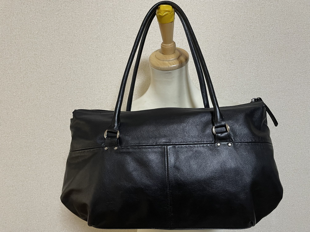 *3000 jpy start. * agnes b.VOYAGE Agnes B boya-ju leather bag 