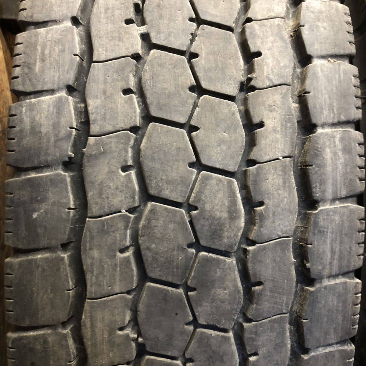 BS　V-STEEL　MIX　M888　245/70R19.5　136/134J　極上バリ山6本価格　X-475　福岡　★引き取り大歓迎★即決サービス品★早い者勝ち★_画像3