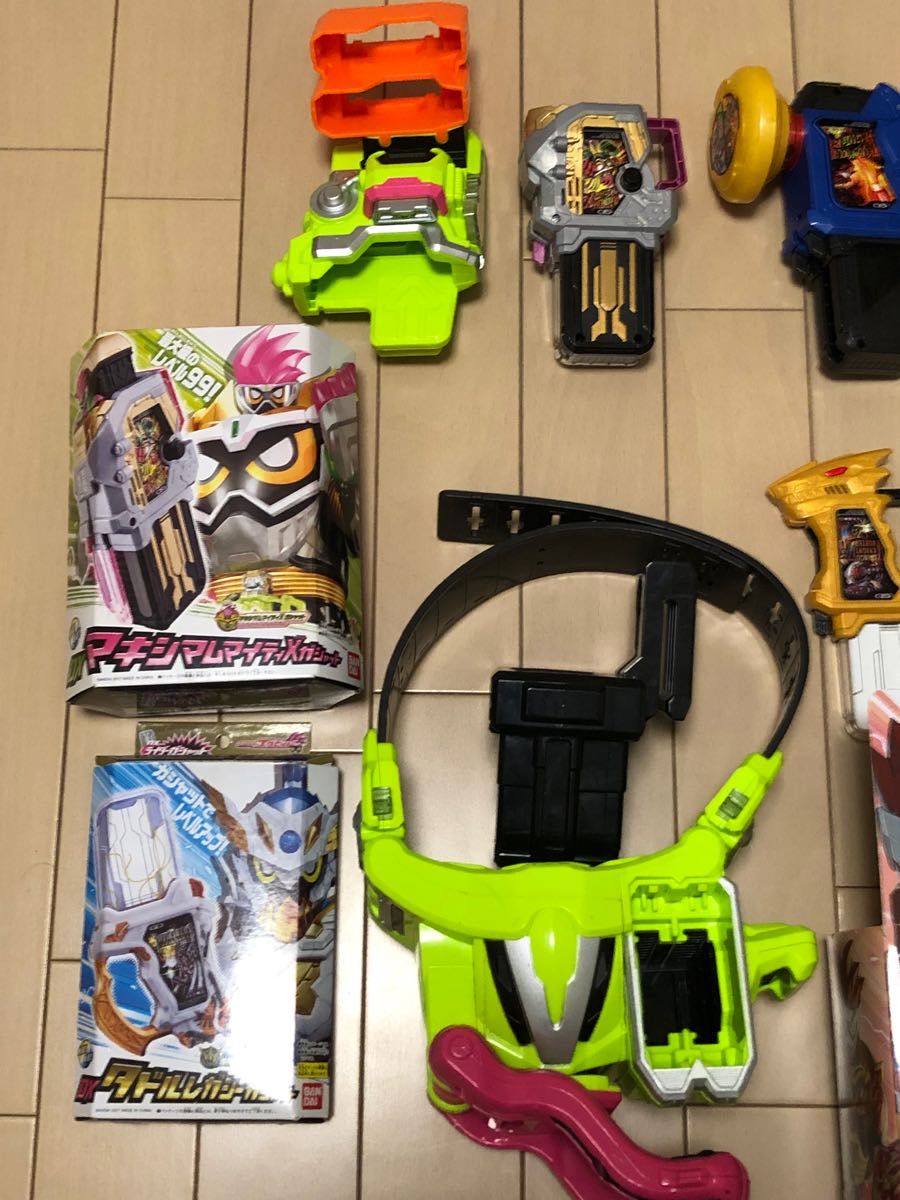 最終値下げ 仮面ライダーエグゼイド 変身ベルト ガシャット 最終値下げ 仮面ライダーエグゼイド 変身ベルト ガシャット
