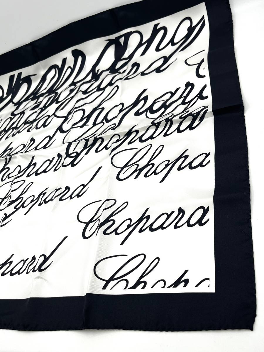 【美品】CHOPARD ショパール スカーフ ブラック×ホワイト ロゴ柄 シルク 47.5×47.5の画像2