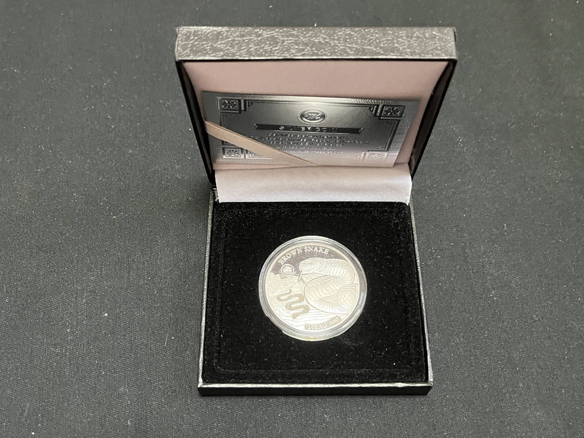 【W138】オーストラリア銀貨　2019年蛇紀念コイン １ドル 1オンス 証明書付 約30g Worth Collection 磁石に付かない _画像1