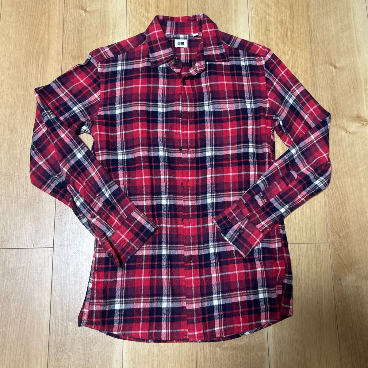 UNIQLO ユニクロ チェックシャツ 長袖シャツ 赤 レッド メンズS UNIQLO ユニクロ チェックシャツ 長袖シャツ 赤 レッド メンズS