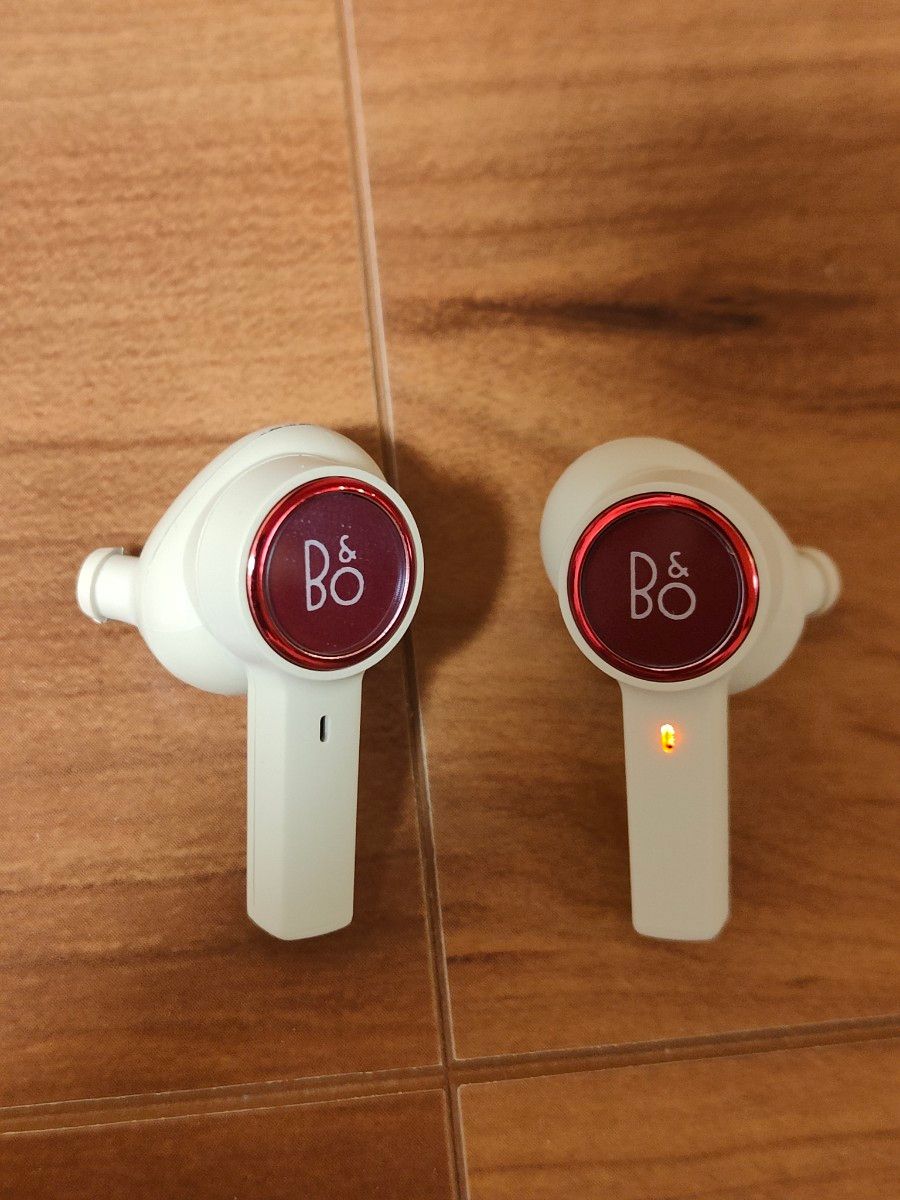 Beoplay EX Bang & Olufsen 赤 Lunar Red