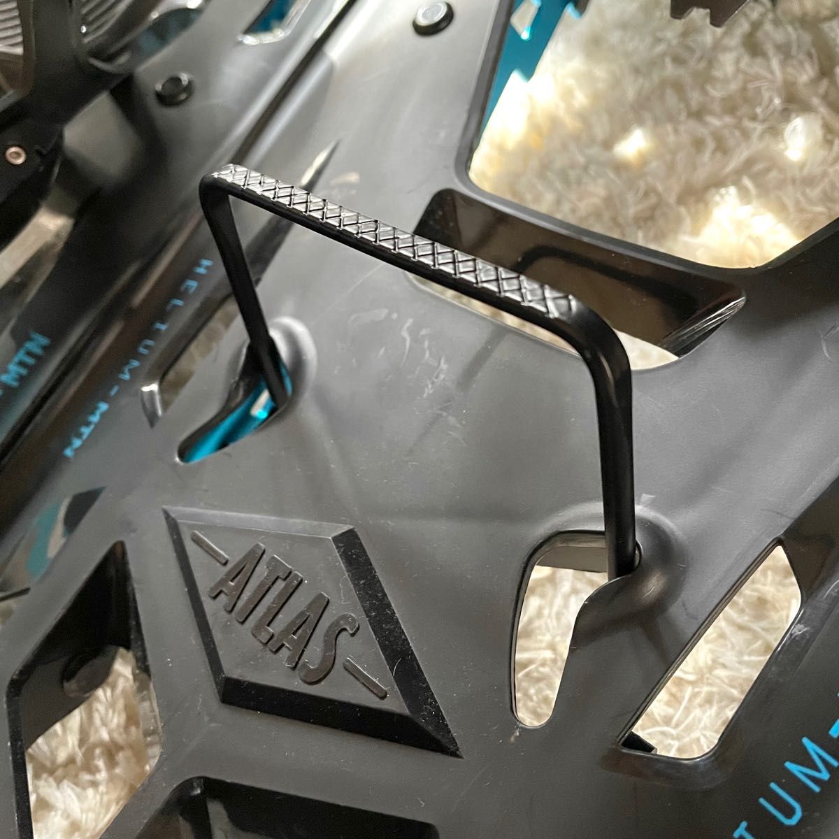 アトラス ヘリウム ATLAS HELIUM MTN 30スノーシュー ブラック アトラス ヘリウム ATLAS HELIUM MTN 30スノーシュー ブラック