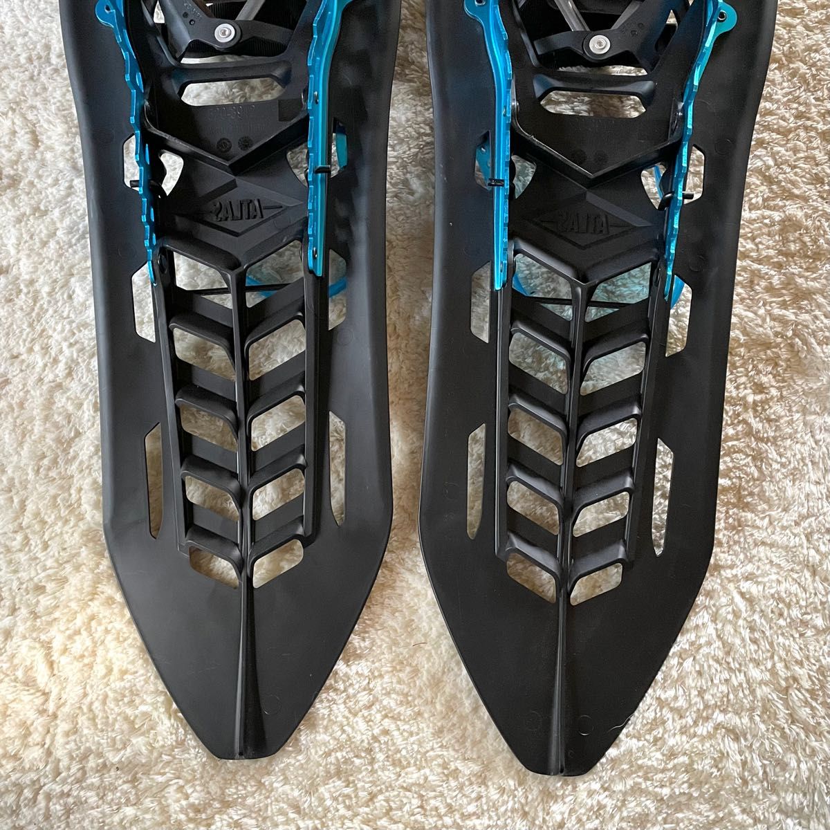 アトラス ヘリウム ATLAS HELIUM MTN 30スノーシュー ブラック アトラス ヘリウム ATLAS HELIUM MTN 30スノーシュー ブラック
